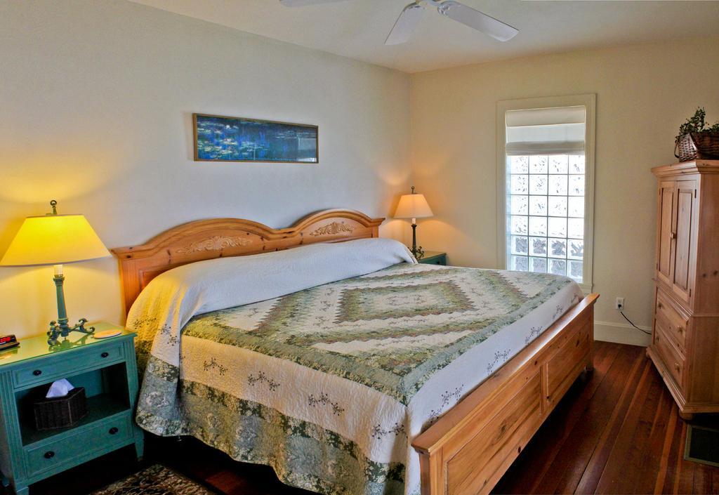 Night Swan Intracoastal Bed & Breakfast นิวสเมอร์นาบีช ภายนอก รูปภาพ