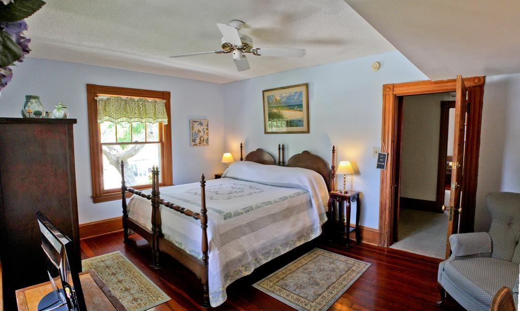 Night Swan Intracoastal Bed & Breakfast นิวสเมอร์นาบีช ภายนอก รูปภาพ