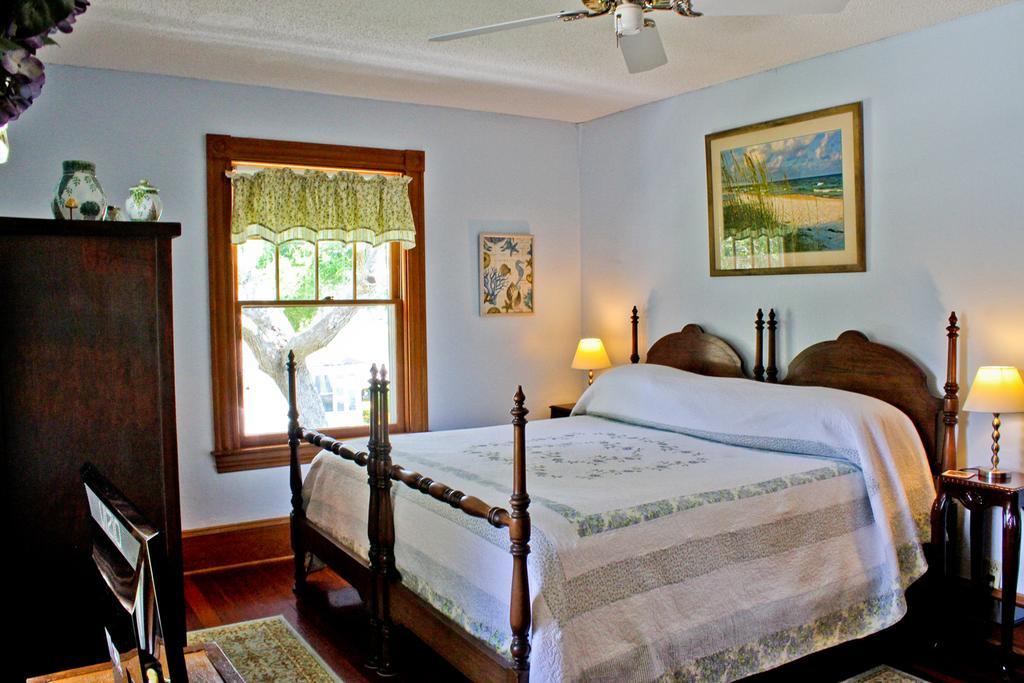 Night Swan Intracoastal Bed & Breakfast นิวสเมอร์นาบีช ภายนอก รูปภาพ