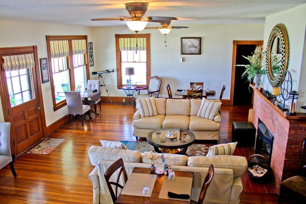 Night Swan Intracoastal Bed & Breakfast นิวสเมอร์นาบีช ภายนอก รูปภาพ