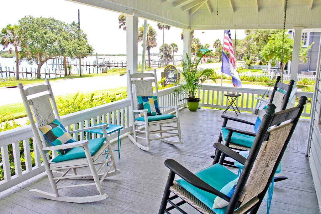 Night Swan Intracoastal Bed & Breakfast นิวสเมอร์นาบีช ภายนอก รูปภาพ