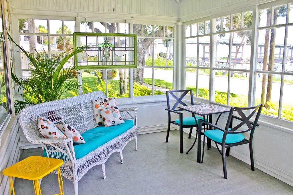 Night Swan Intracoastal Bed & Breakfast นิวสเมอร์นาบีช ภายนอก รูปภาพ