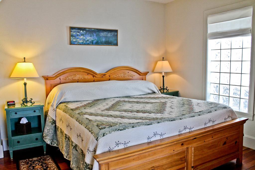 Night Swan Intracoastal Bed & Breakfast นิวสเมอร์นาบีช ภายนอก รูปภาพ
