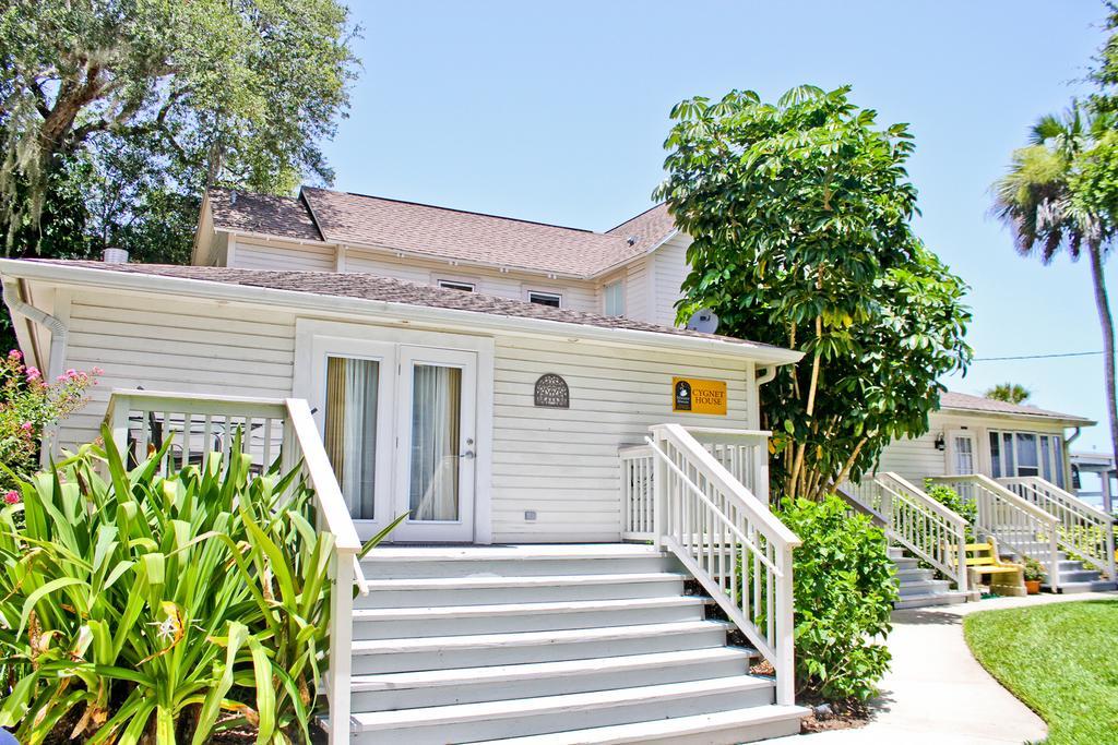 Night Swan Intracoastal Bed & Breakfast นิวสเมอร์นาบีช ภายนอก รูปภาพ