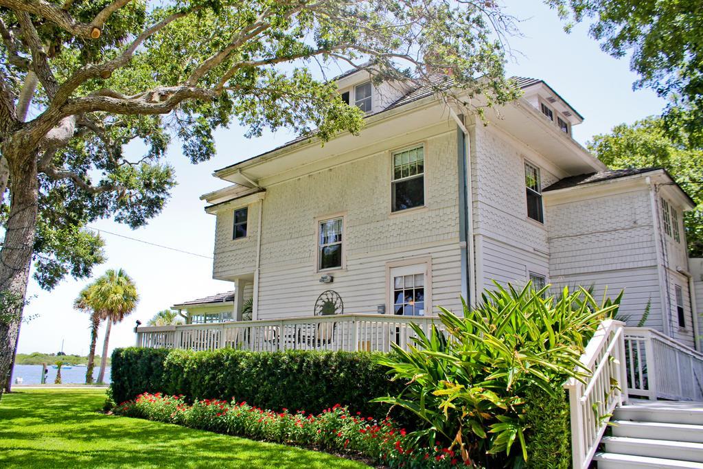 Night Swan Intracoastal Bed & Breakfast นิวสเมอร์นาบีช ภายนอก รูปภาพ
