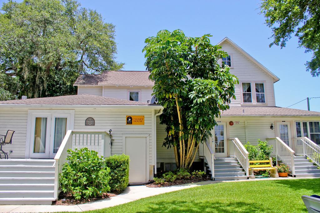 Night Swan Intracoastal Bed & Breakfast นิวสเมอร์นาบีช ภายนอก รูปภาพ