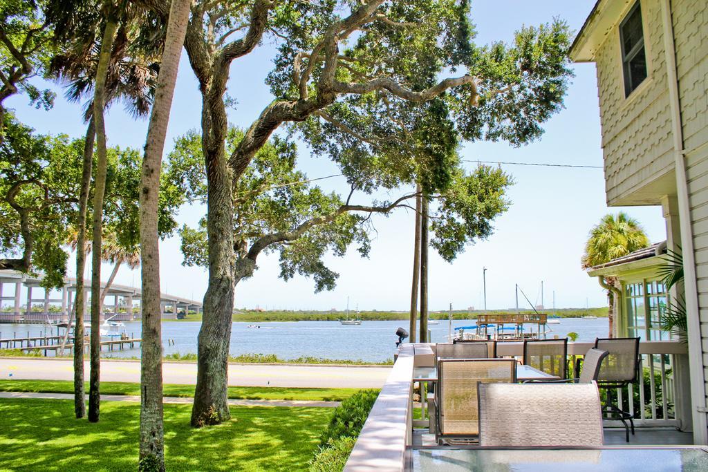 Night Swan Intracoastal Bed & Breakfast นิวสเมอร์นาบีช ภายนอก รูปภาพ