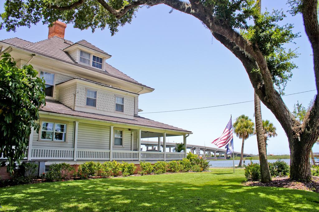 Night Swan Intracoastal Bed & Breakfast นิวสเมอร์นาบีช ภายนอก รูปภาพ