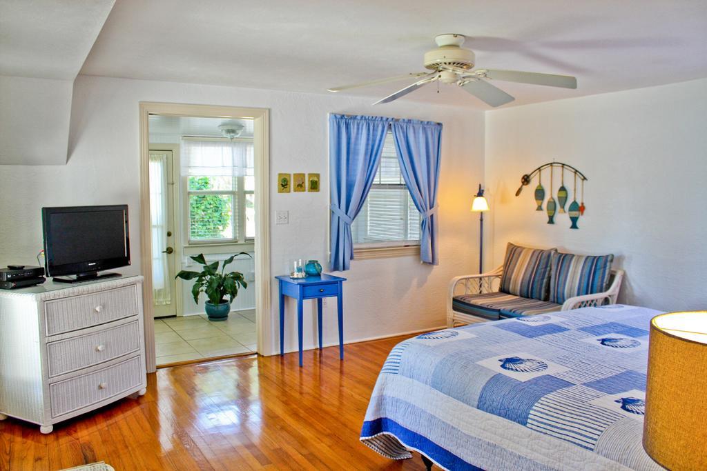 Night Swan Intracoastal Bed & Breakfast นิวสเมอร์นาบีช ภายนอก รูปภาพ