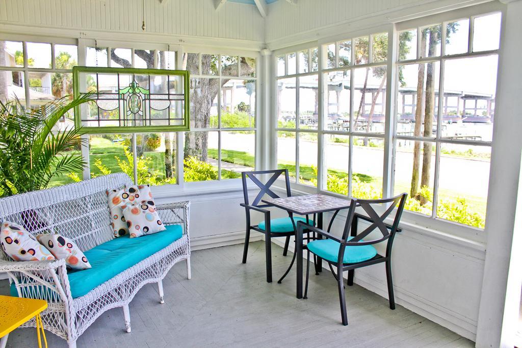 Night Swan Intracoastal Bed & Breakfast นิวสเมอร์นาบีช ภายนอก รูปภาพ