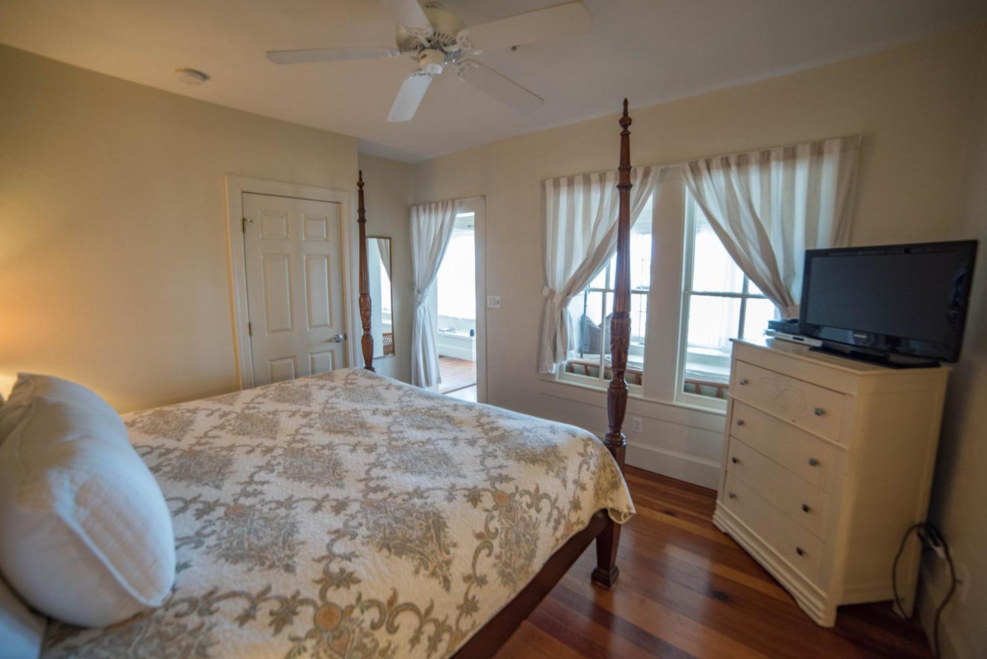 Night Swan Intracoastal Bed & Breakfast นิวสเมอร์นาบีช ภายนอก รูปภาพ